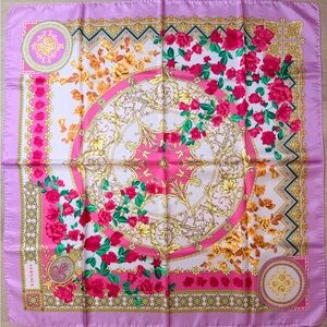 NEW IN BOX ✨ VERSACE SILK TWILL Medusa Hot Pink Roses & Gold Large Scarf